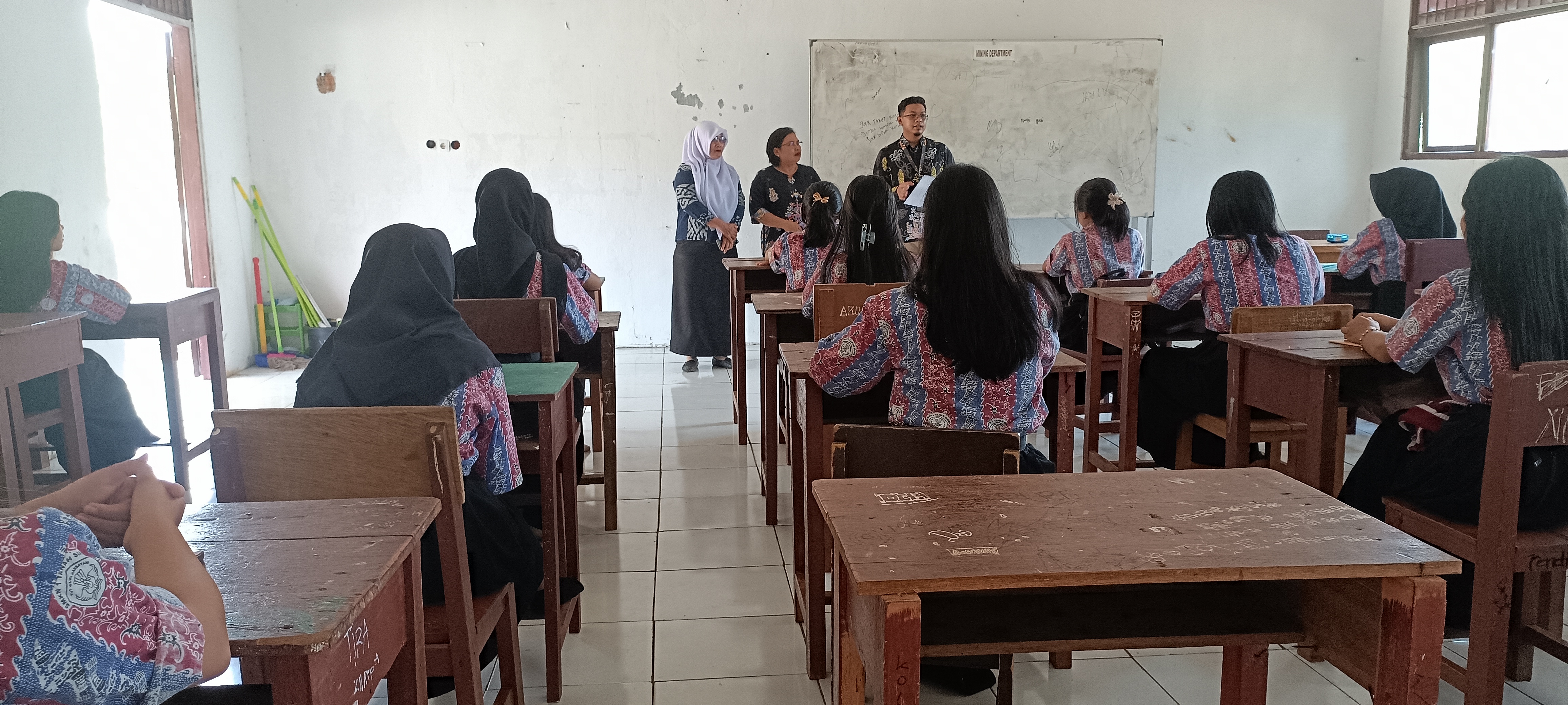 Kunjungan Dari Dosen UMPR Dalam Rangka Penelitian kewirausahaan