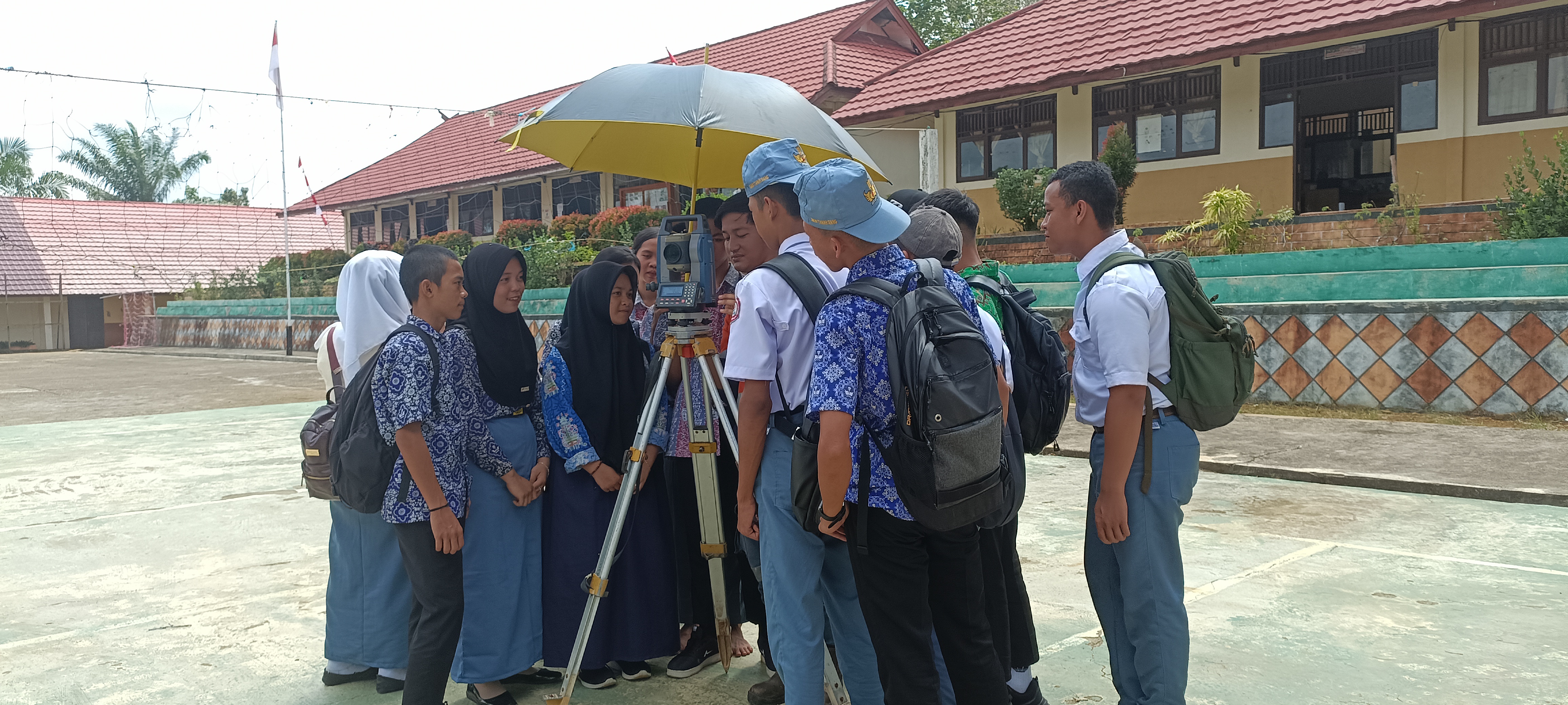 Program Dari PT IMK untuk Memberikan pengalaman Belajar dan turun lansung praktik untuk jurusan geologi Pertambangan